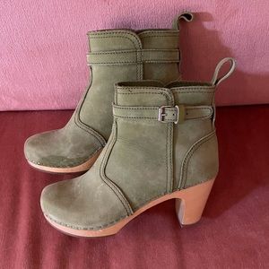 Swedish Hasbeens High Heeled Moss Clog 🌳